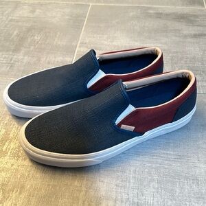 Vans "off the wall" slip on shoe. NEW!!
